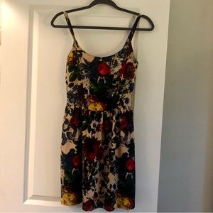 Soprano floral dress, size small